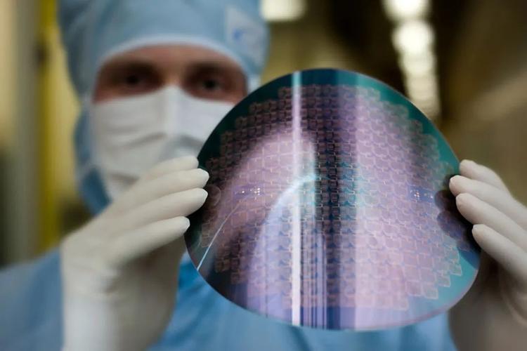 薄 50 μm硅中介層晶圓 .jpg 薄 50 μm硅中介層晶圓 .jpg